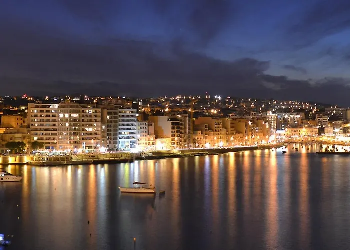 Deluxe Apartment In Central St Julians